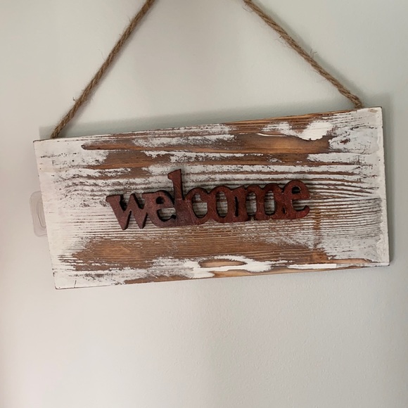 Rustic Welcome Sign - Picture 1 of 2